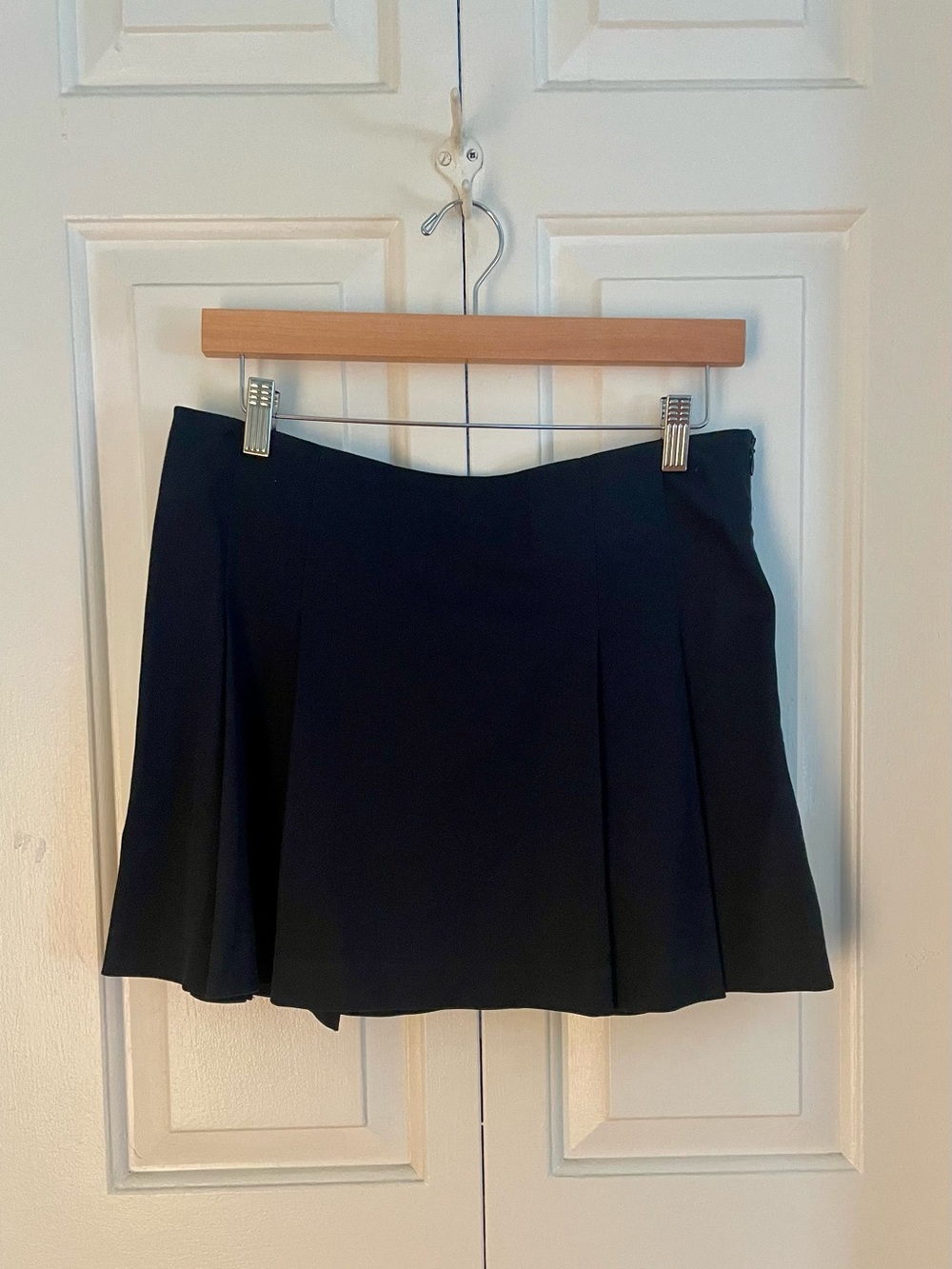 Theory black pleaded mini skirt